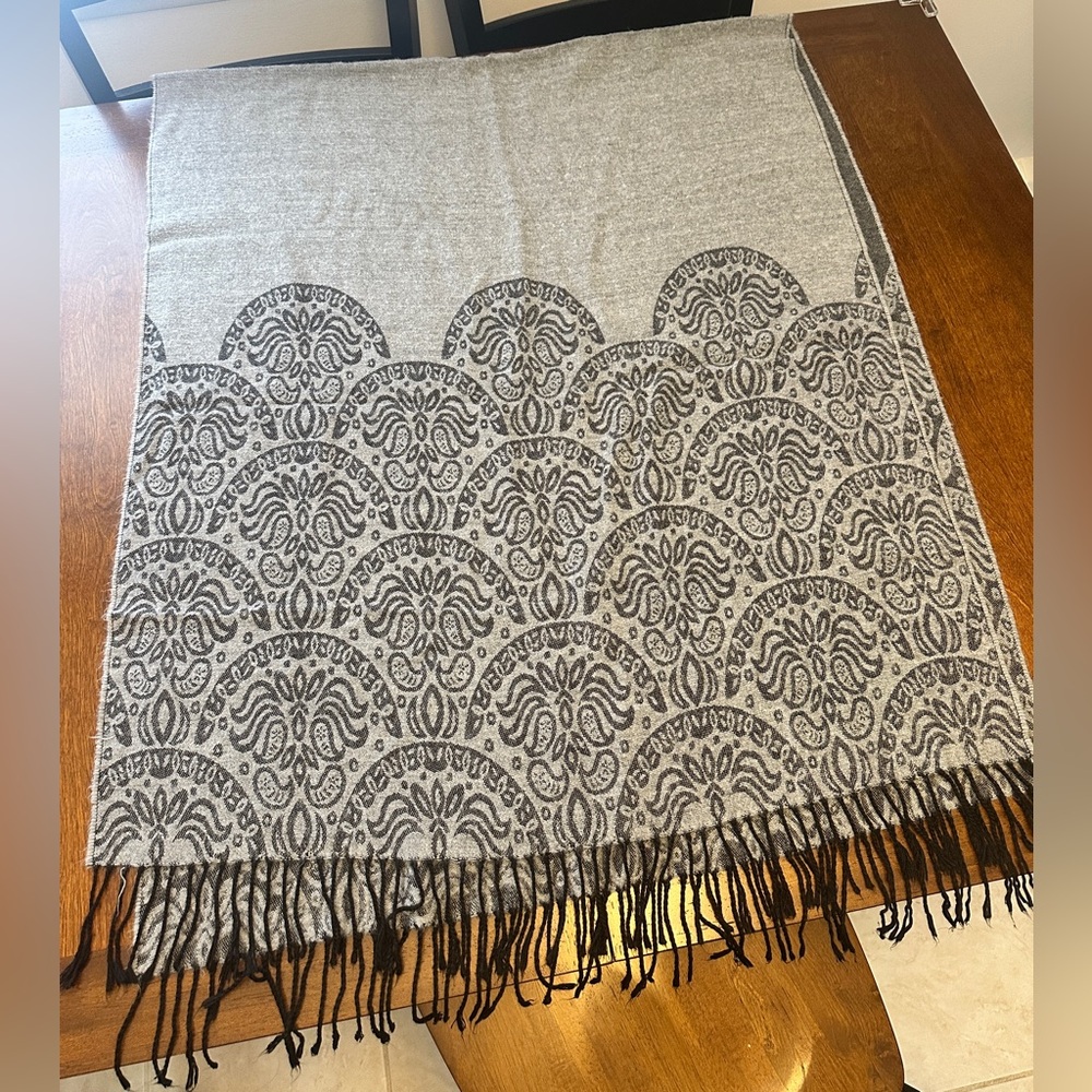 Gray and Black Patterned Scarf